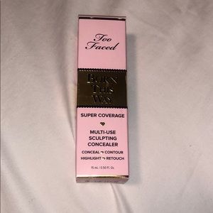 Too faced Born this way concealer **new**